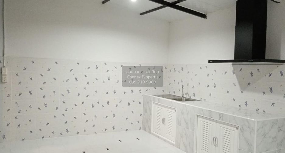 For sale 3 bedrooms townhouse in Bang Sao Thong, Samut Prakan