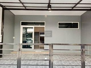 For sale 3 bedrooms townhouse in Bang Sao Thong, Samut Prakan