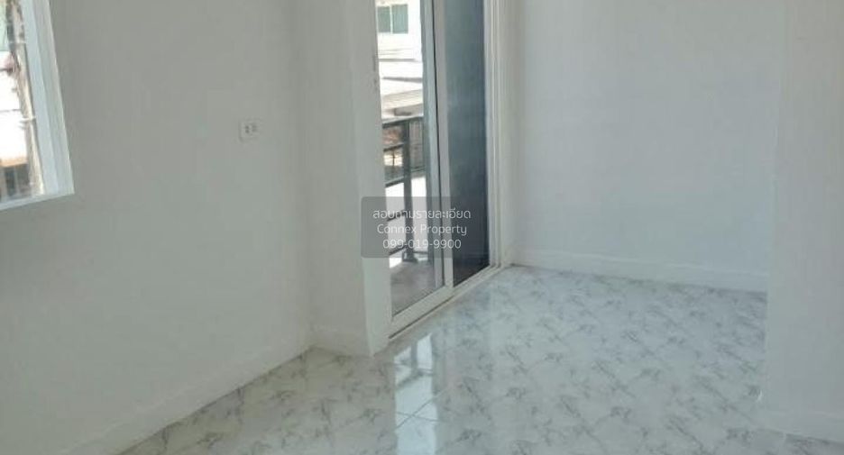 For sale 3 bedrooms townhouse in Bang Sao Thong, Samut Prakan