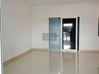 For sale 3 bedrooms townhouse in Bang Sao Thong, Samut Prakan