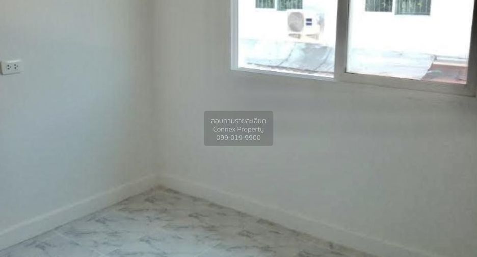 For sale 3 bedrooms townhouse in Bang Sao Thong, Samut Prakan