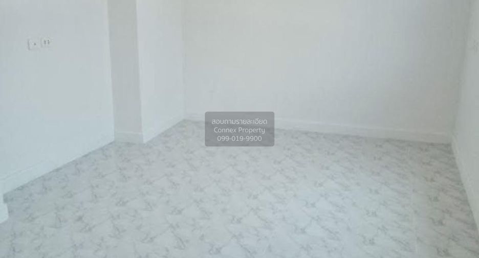 For sale 3 bedrooms townhouse in Bang Sao Thong, Samut Prakan