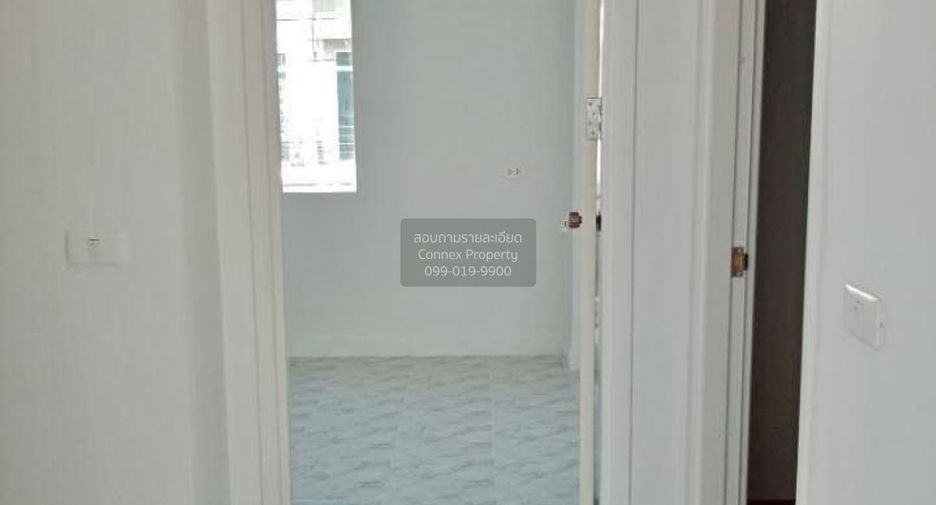 For sale 3 bedrooms townhouse in Bang Sao Thong, Samut Prakan