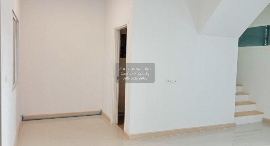 For sale 3 bedrooms townhouse in Bang Sao Thong, Samut Prakan