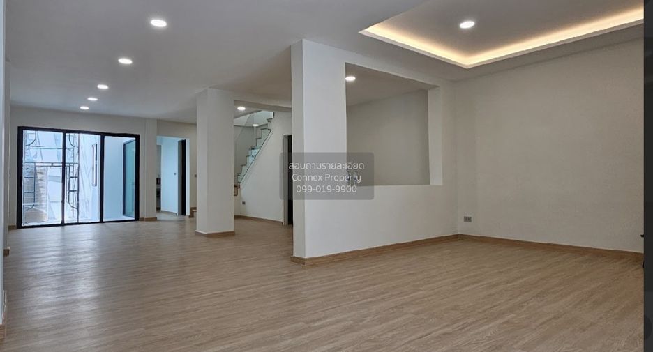 Casa adosada en venta de 2 habitaciones en Chatuchak, Bangkok