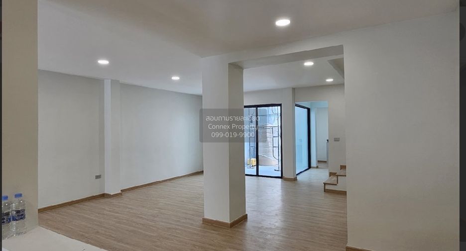 Casa adosada en venta de 2 habitaciones en Chatuchak, Bangkok