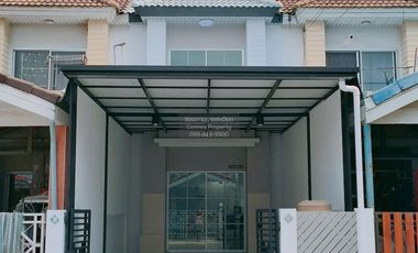 Reihenhaus zum Kauf mit 2 Zimmer in Lat Krabang, Bangkok