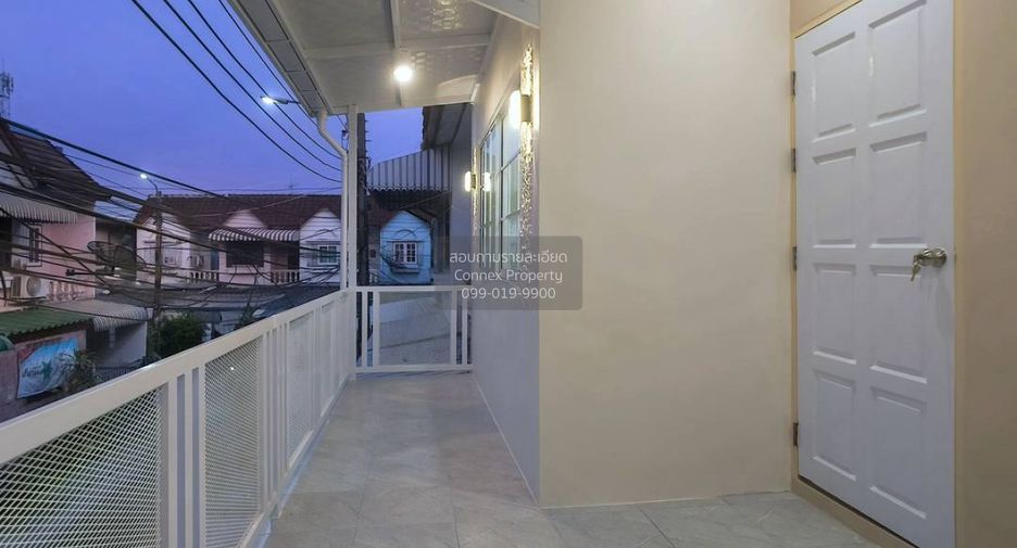 For sale 5 bedrooms townhouse in Mueang Nonthaburi, Nonthaburi