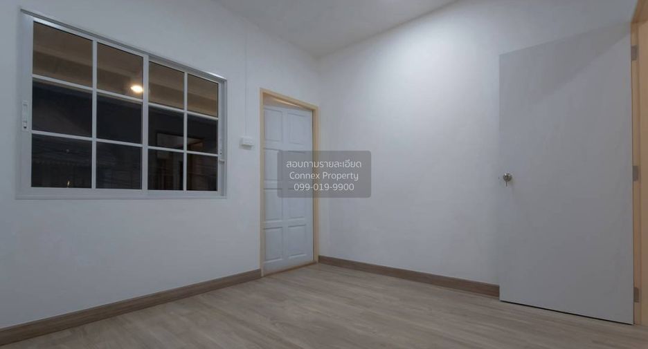For sale 5 bedrooms townhouse in Mueang Nonthaburi, Nonthaburi