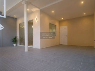 For sale 5 bedrooms townhouse in Mueang Nonthaburi, Nonthaburi