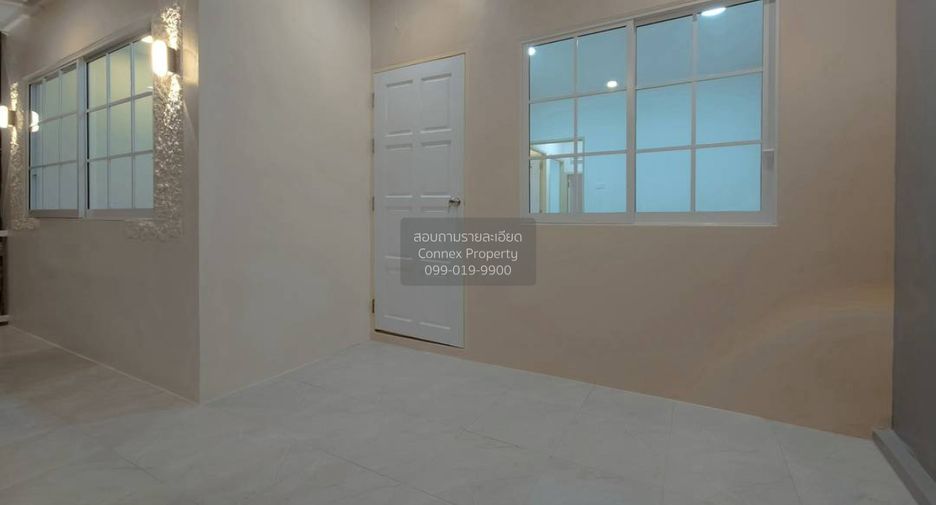 For sale 5 bedrooms townhouse in Mueang Nonthaburi, Nonthaburi