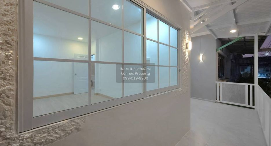 For sale 5 bedrooms townhouse in Mueang Nonthaburi, Nonthaburi