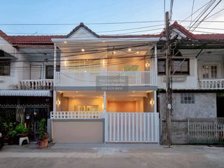 For sale 5 bedrooms townhouse in Mueang Nonthaburi, Nonthaburi