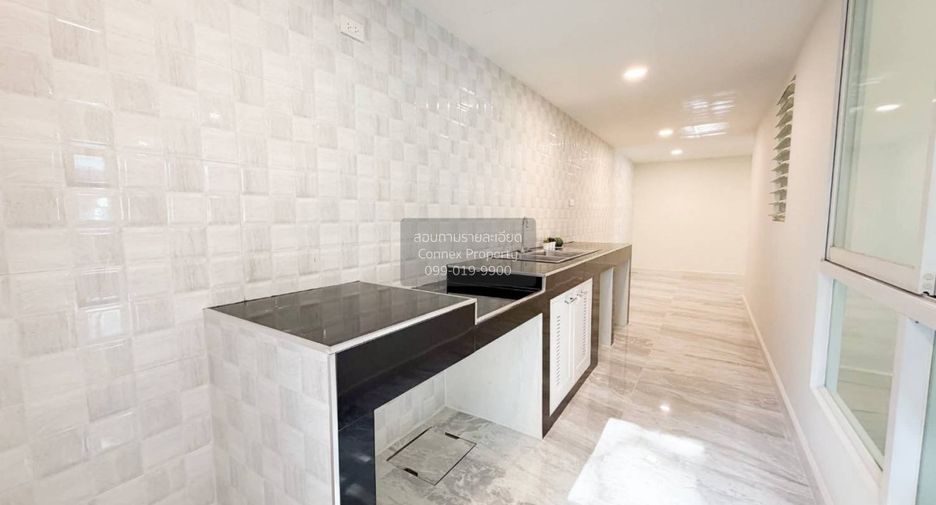 For sale 4 bedrooms house in Pak Kret, Nonthaburi