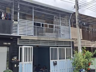 Casa adosada en venta de 3 habitaciones en Phasi Charoen, Bangkok