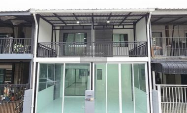 Reihenhaus zum Kauf mit 3 Zimmer in Suan Luang, Bangkok