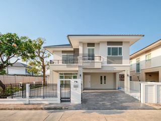 For sale 3 bedrooms house in Mueang Nonthaburi, Nonthaburi