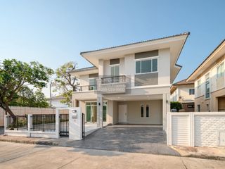 For sale 3 bedrooms house in Mueang Nonthaburi, Nonthaburi