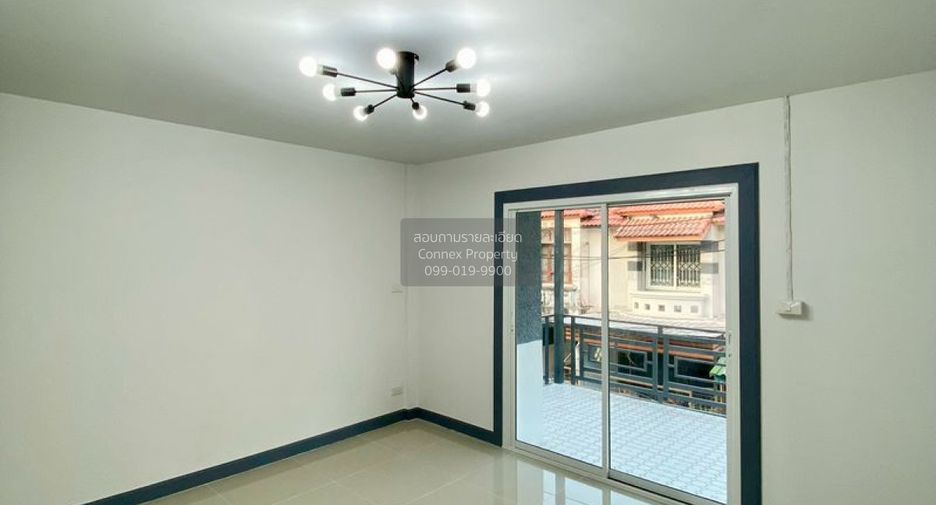 For sale 3 bedrooms townhouse in Sai Noi, Nonthaburi