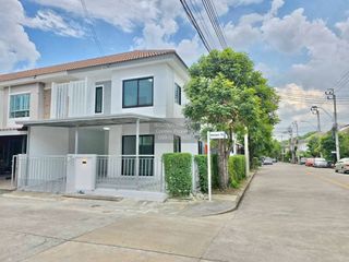 For sale 3 bedrooms townhouse in Mueang Nonthaburi, Nonthaburi