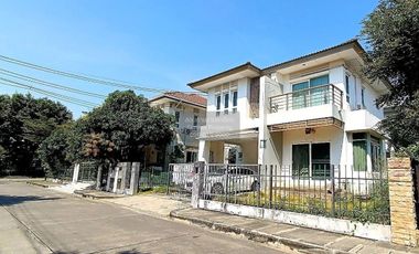 For sale 3 ベッドルーム house in Thung Khru, Bangkok