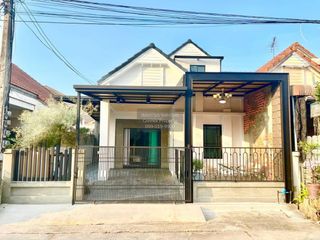 For sale 2 bedrooms townhouse in Khlong Luang, Pathum Thani
