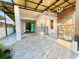 For sale 2 bedrooms townhouse in Khlong Luang, Pathum Thani