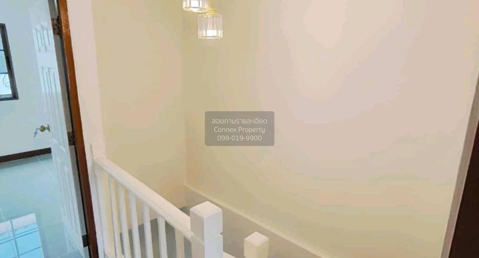 For sale 2 bedrooms townhouse in Mueang Samut Prakan, Samut Prakan