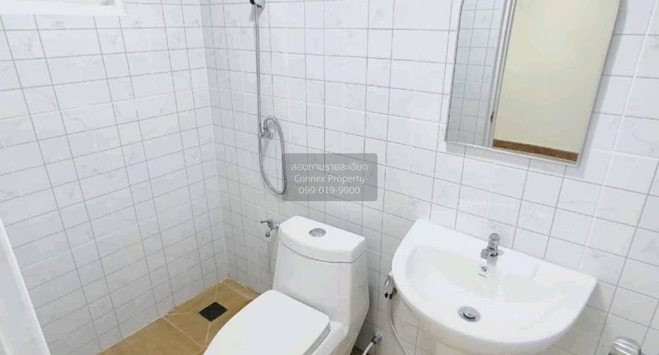 For sale 2 bedrooms townhouse in Mueang Samut Prakan, Samut Prakan