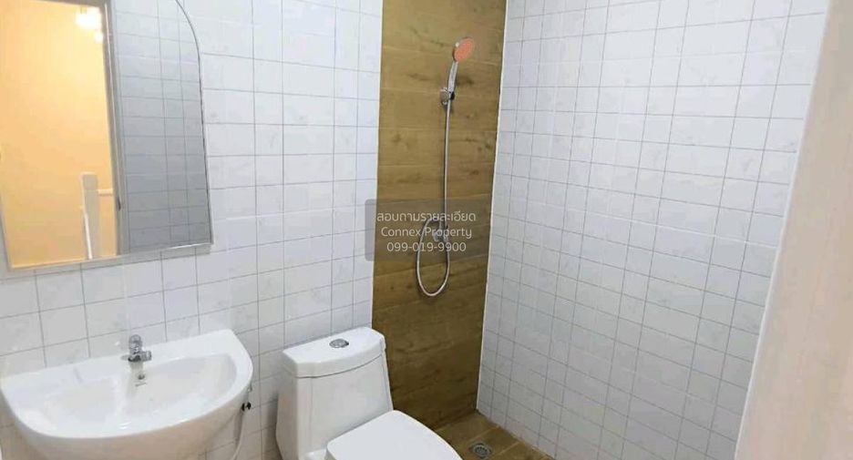For sale 2 bedrooms townhouse in Mueang Samut Prakan, Samut Prakan