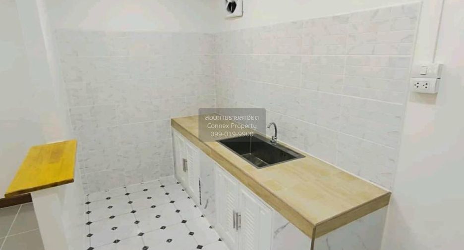 For sale 2 bedrooms townhouse in Mueang Samut Prakan, Samut Prakan