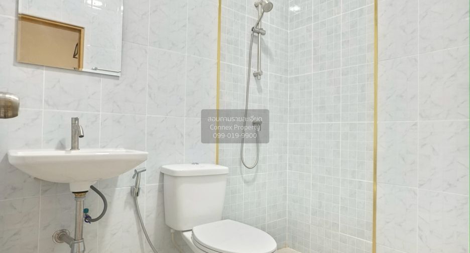 For sale 2 bedrooms townhouse in Mueang Samut Prakan, Samut Prakan