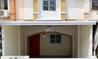 For sale 2 bedrooms townhouse in Mueang Samut Prakan, Samut Prakan