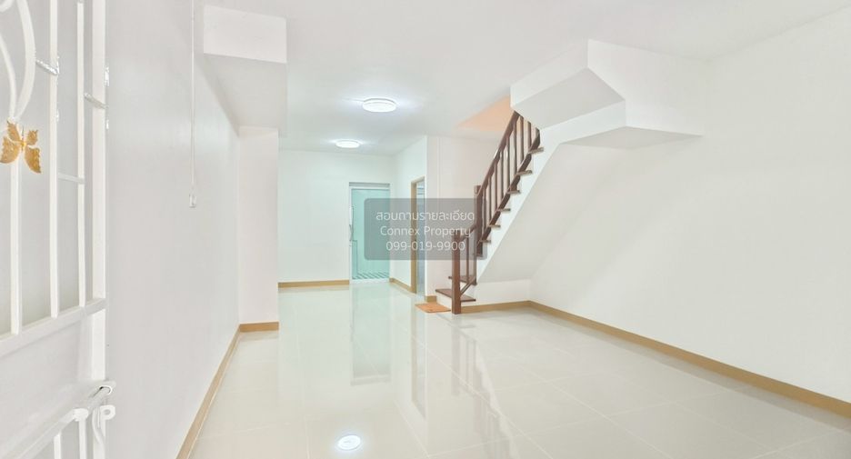 For sale 2 bedrooms townhouse in Mueang Samut Prakan, Samut Prakan