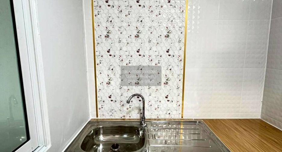 For sale 3 bedrooms townhouse in Khlong Luang, Pathum Thani