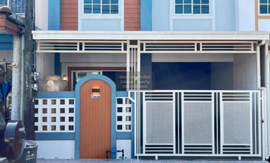 Casa adosada en venta de 3 habitaciones en Khlong Luang, Pathum Thani