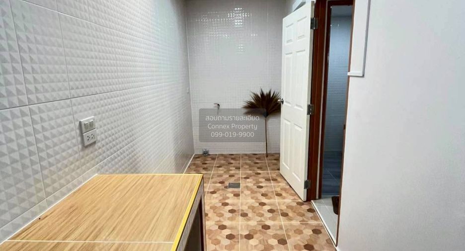 For sale 3 bedrooms townhouse in Khlong Luang, Pathum Thani
