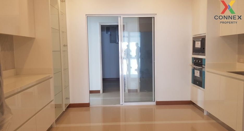 Wohnung zum Kauf mit 4 Zimmer in Yan Nawa, Bangkok