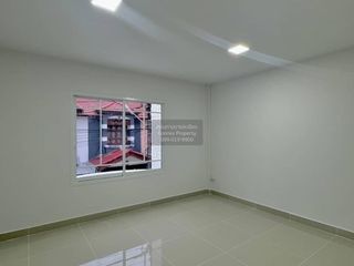 For sale 3 bedrooms townhouse in Sai Noi, Nonthaburi