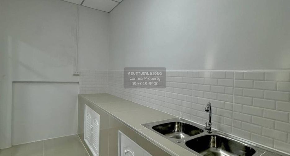For sale 3 bedrooms townhouse in Sai Noi, Nonthaburi