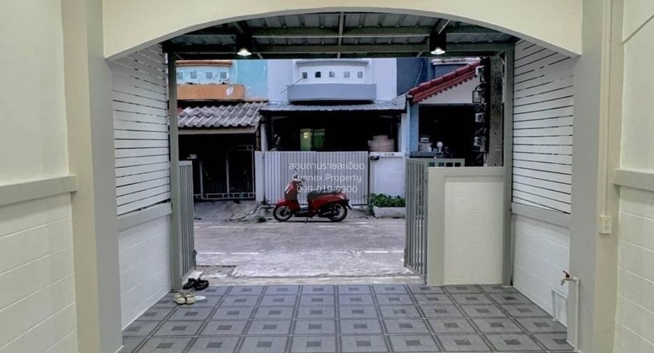 For sale 3 bedrooms townhouse in Sai Noi, Nonthaburi