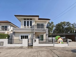 Casa en venta de 3 habitaciones en Min Buri, Bangkok