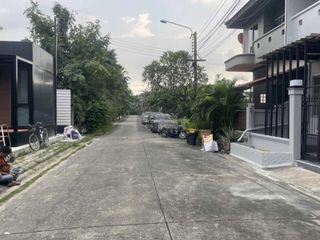 Casa adosada en venta de 3 habitaciones en Bang Kapi, Bangkok