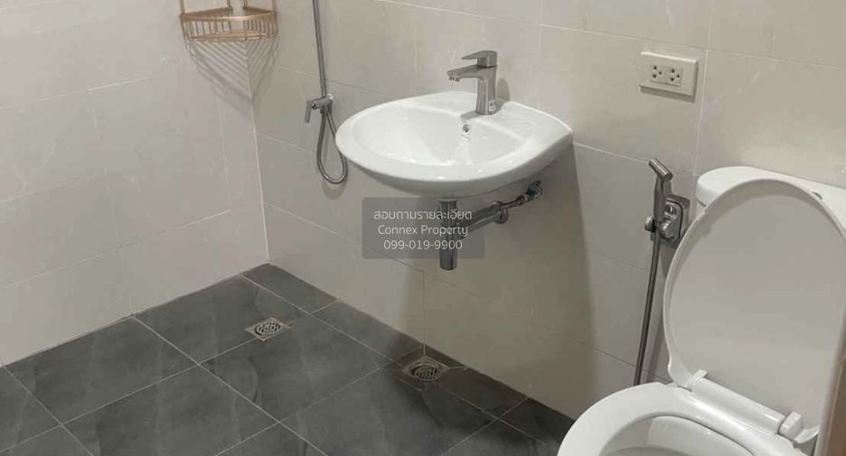 Casa adosada en venta de 3 habitaciones en Bang Kapi, Bangkok