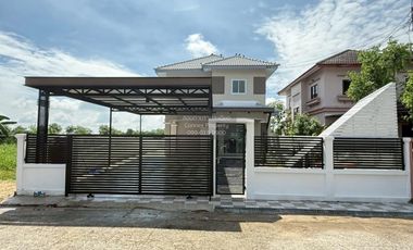 For sale 4 bedrooms house in Khlong Sam Wa, Bangkok