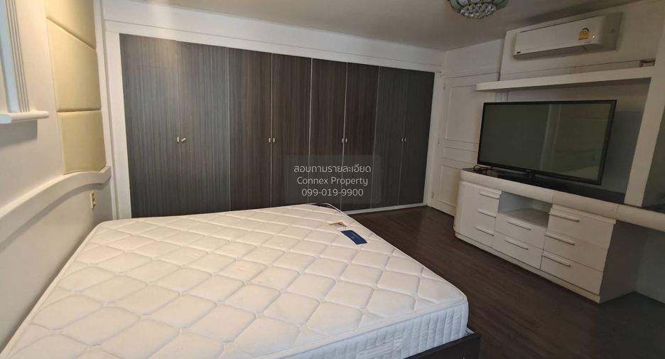 For sale 3 bedrooms condo in Khlong Toei, Bangkok