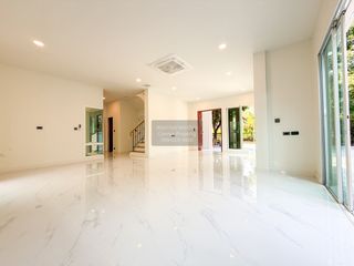 For sale 4 bedrooms house in Mueang Nonthaburi, Nonthaburi