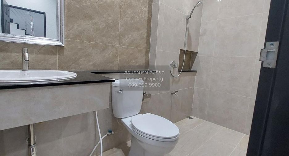 Продажа 4 спальни дом в Тхащи Щаттхана, Бангкок