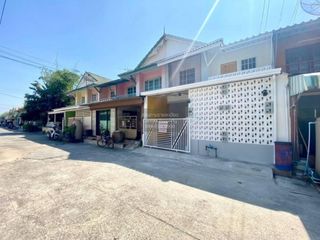 Casa adosada en venta de 3 habitaciones en Khlong Luang, Pathum Thani