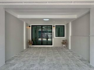 For sale 3 bedrooms townhouse in Mueang Nonthaburi, Nonthaburi